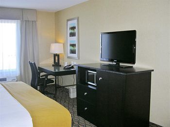 Wingate By Wyndham Saskatchewan Hotel